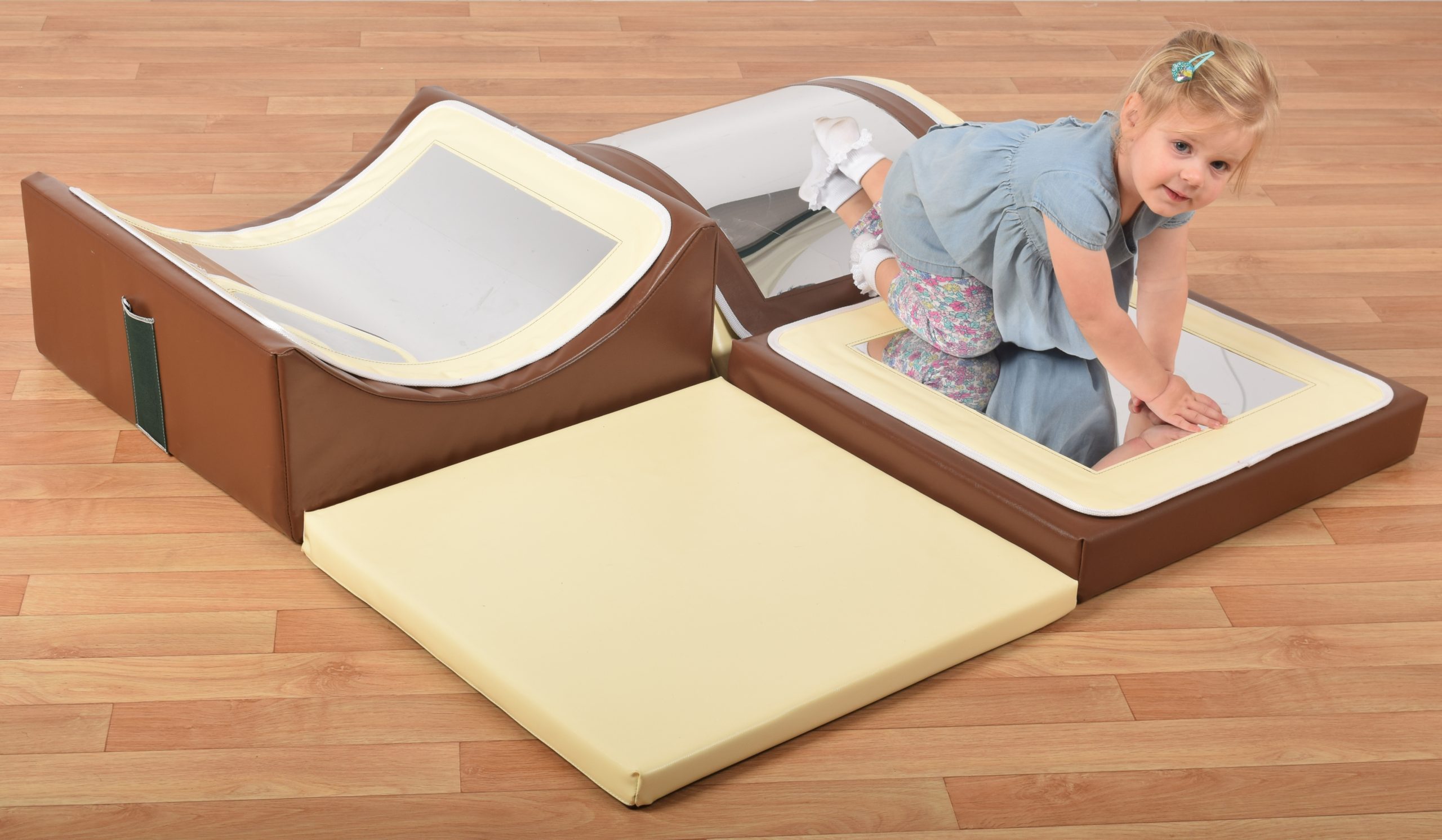 Soft Play Funfair Mirrors - Image 10